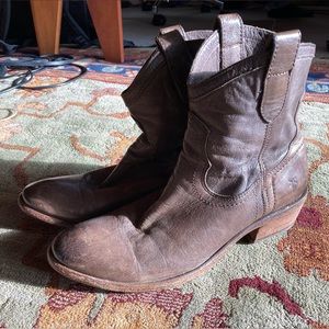 Women’s Shorty Cowgirl Boot - Used - 6.5